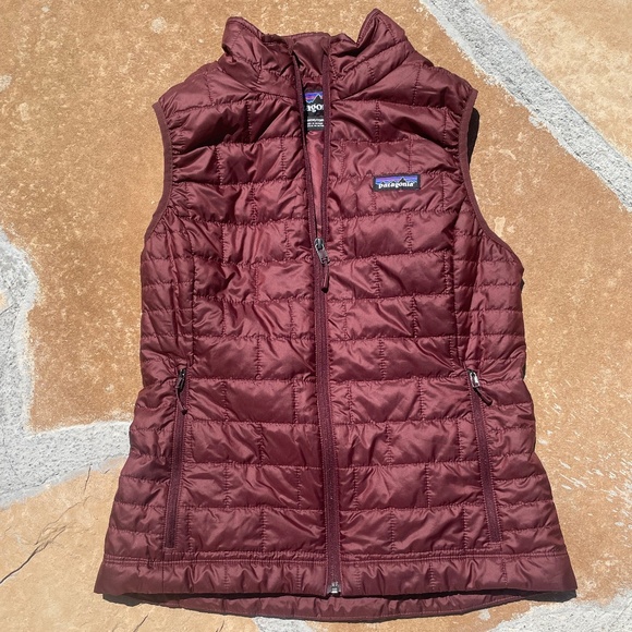 EUC Patagonia women’s Nano Puff Insulated Vest (Small/Burgundy Maroon) - Picture 6 of 11